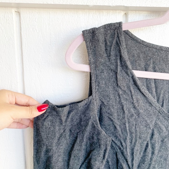 Anthropologie Cloth & Stone Cold Shoulder Top S - Picture 3 of 7